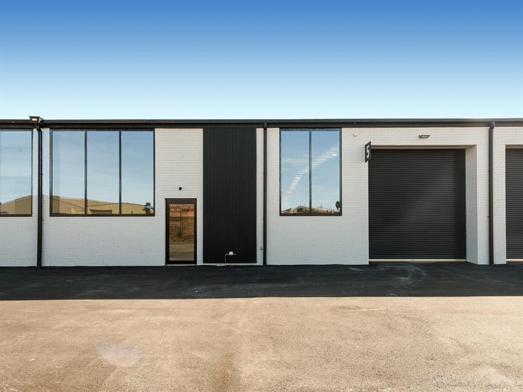 Click to view all images 8/14-16 Bond Street Mordialloc VIC 3195 - Image 1