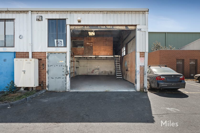 Click to view all images 20/7-9 Glenbarry Road Campbellfield VIC 3061 - Image 1