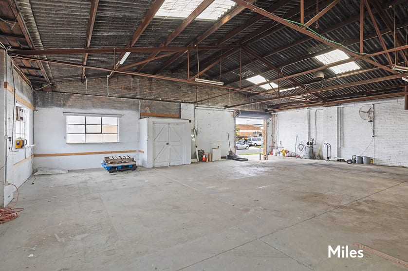 Click to view all images 44 Korong Road Heidelberg West VIC 3081 - Image 3