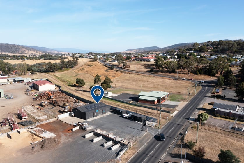 Click to view all images 4 Back River Road New Norfolk TAS 7140 - Image 1