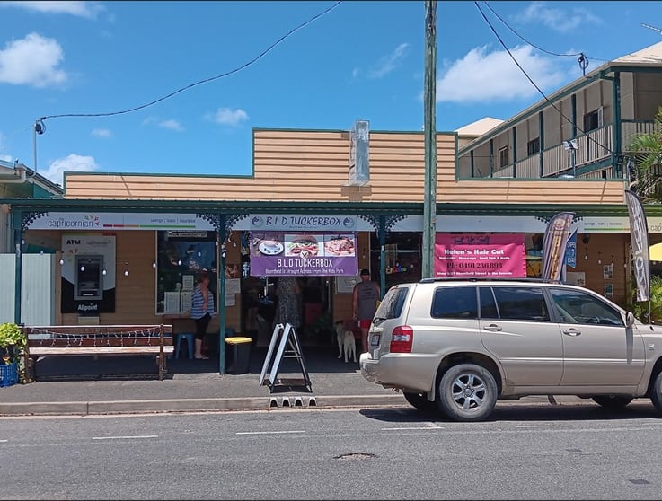 Click to view all images Blomfield St Miriam Vale QLD 4677 - Image 2