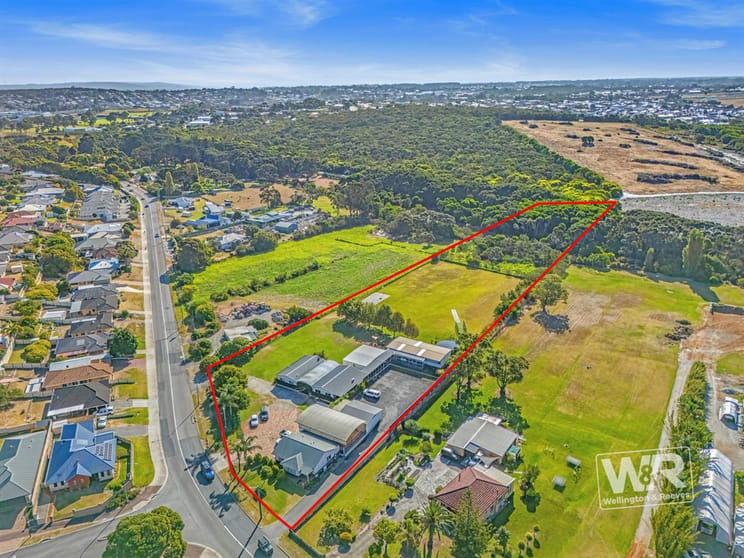 Click to view all images 95 Ulster Road Yakamia WA 6330 - Image 3