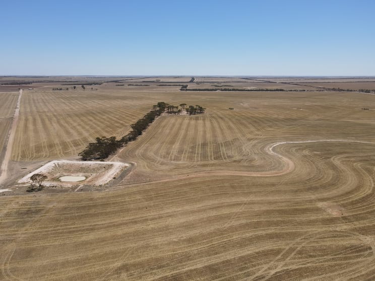 Click to view all images 2342 Emu Hill Road East South Kumminin WA 6368 - Image 1