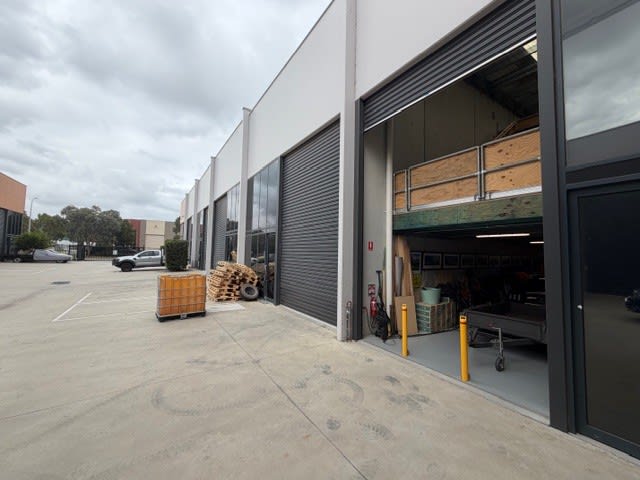 Click to view all images Unit 6/2 Malibu Circuit Carrum Downs VIC 3201 - Image 2