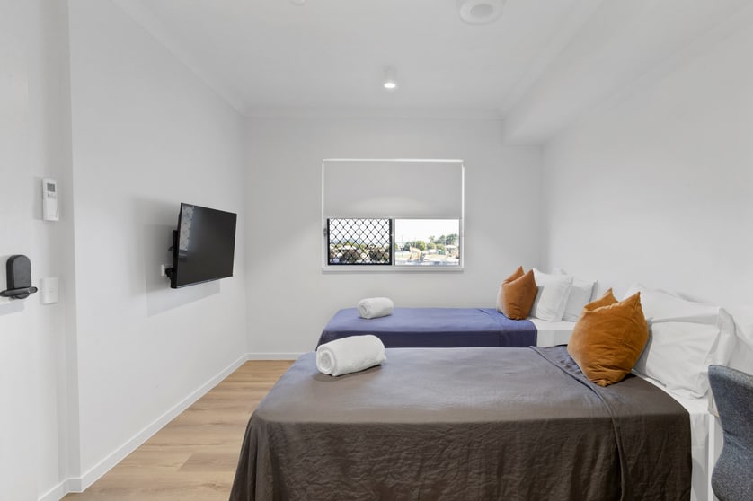 Click to view all images Andergrove QLD 4740 - Image 3