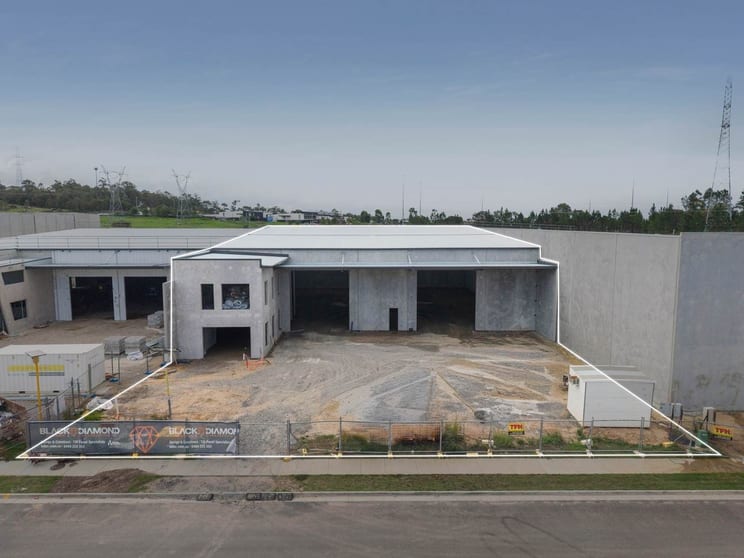 Click to view all images 8 Jobs Circuit Yarrabilba QLD 4207 - Image 3
