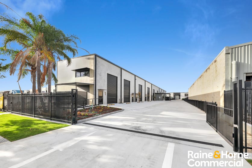 Click to view all images 4/102 Delta Street Geebung QLD 4034 - Image 1