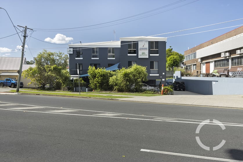 Click to view all images 76 Park Road Woolloongabba QLD 4102 - Image 3
