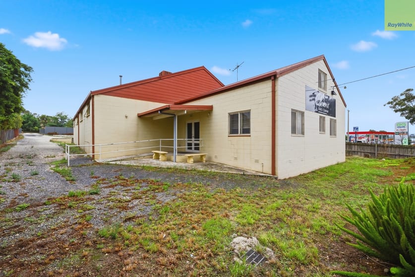 Click to view all images 97 Gisborne Road Bacchus Marsh VIC 3340 - Image 2