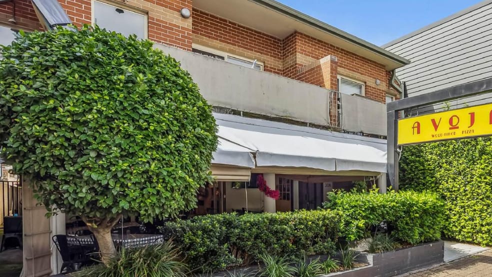 Click to view all images 8/208 Pittwater Road Manly NSW 2095 - Image 3