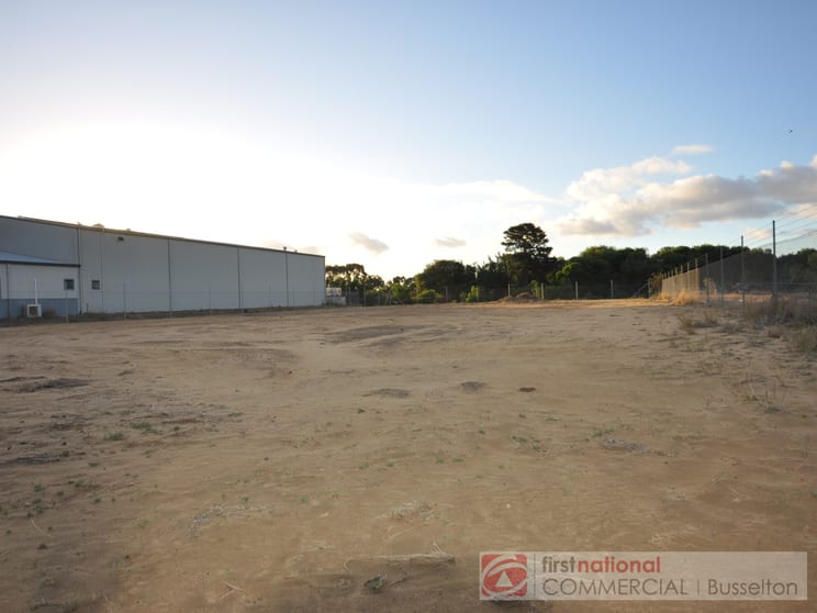17 Ilmenite Crescent Capel WA 6271 - Image 3