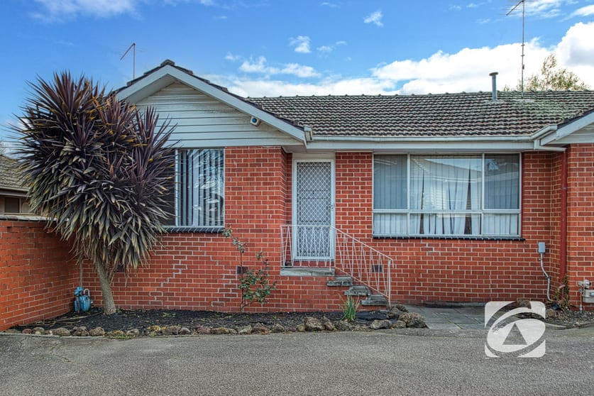 Click to view all images 3/8 Wheeler Street Berwick VIC 3806 - Image 1