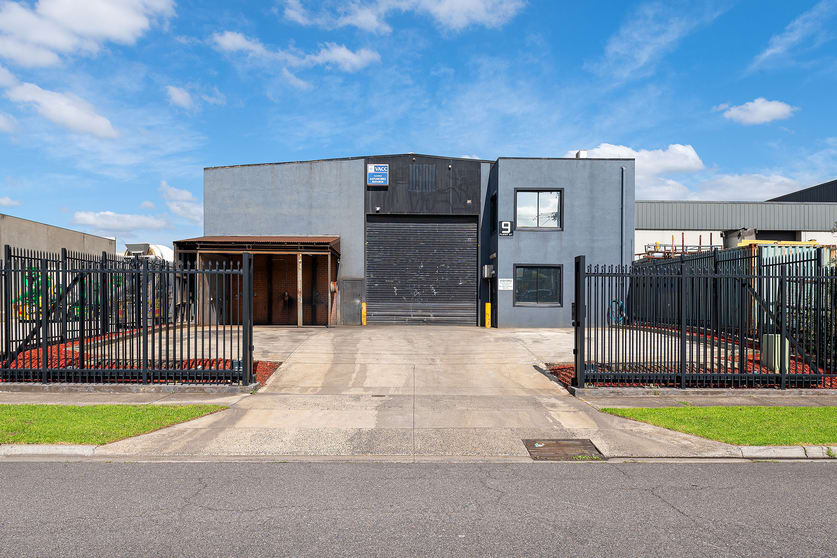 Click to view all images 9 Fleet Street Somerton VIC 3062 - Image 2