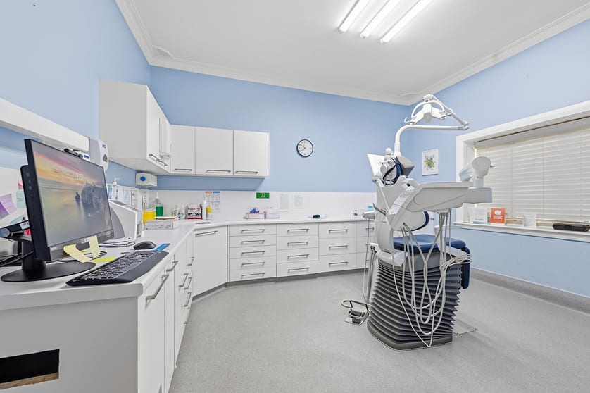 Click to view all images 51 Kite Street Orange NSW 2800 - Image 4