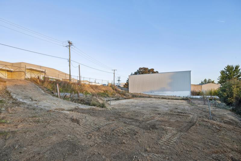Click to view all images 201 - 203 Gilmore Road Queanbeyan NSW 2620 - Image 4