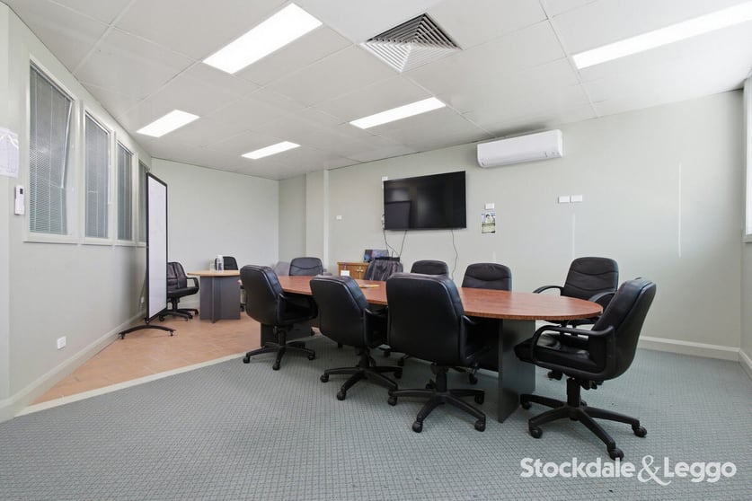 Click to view all images 256-256A Commercial Road Morwell VIC 3840 - Image 3