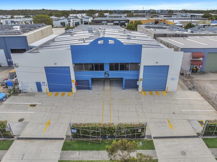 5 Machinery Avenue Warana QLD 4575 - Image 1