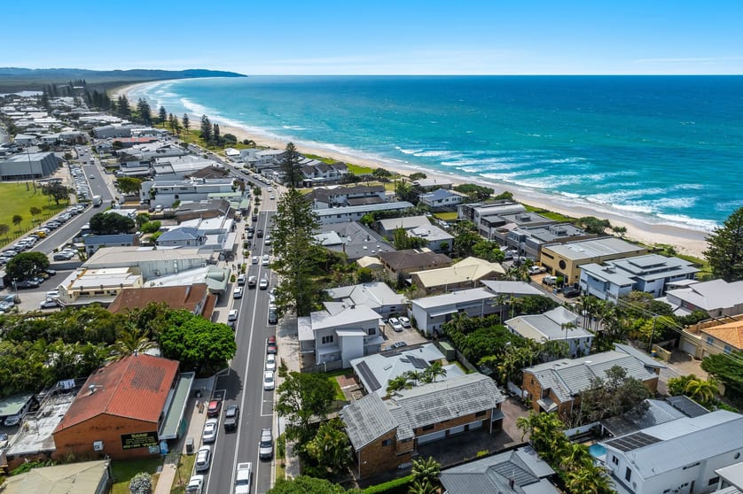 Click to view all images 57 Ballina Street Lennox Head NSW 2478 - Image 2