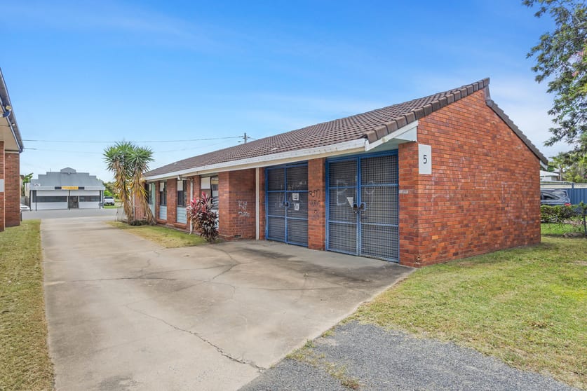 Click to view all images Renovate or Redevelop/197-199 Campbell Street Rockhampton City QLD 4700 - Image 2