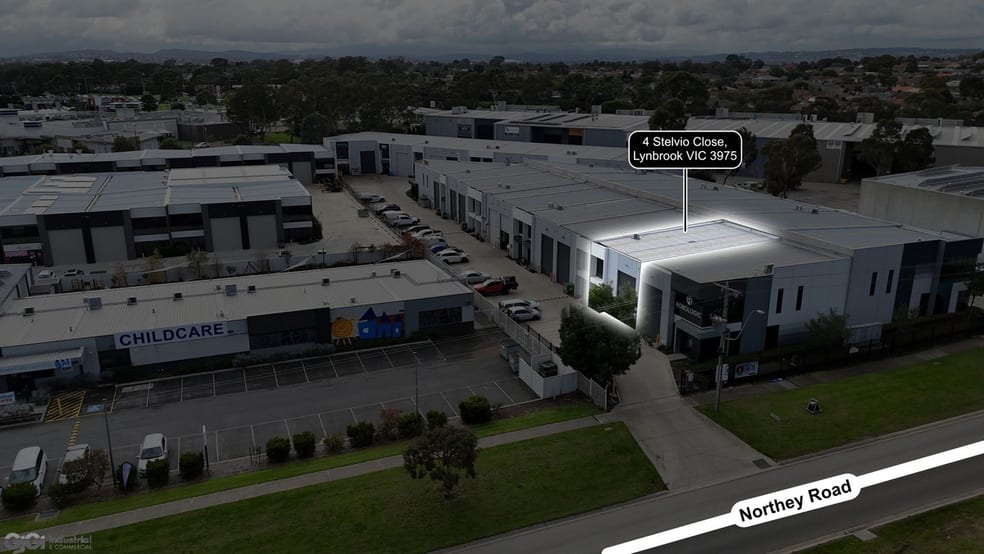 Click to view all images 4 Stelvio Close Lynbrook VIC 3975 - Image 2