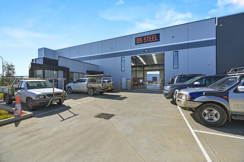 Click to view all images 9 Trade Place Pakenham VIC 3810 - Image 2