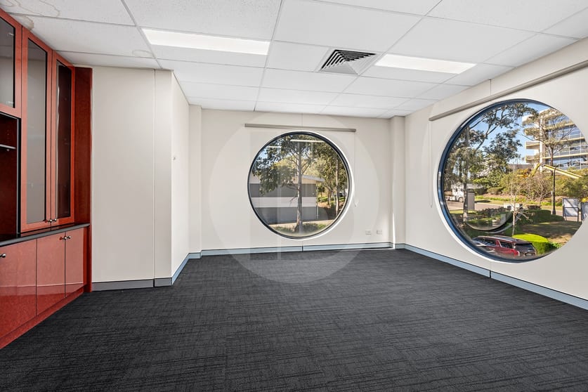 Click to view all images 31/5-7 INGLEWOOD PLACE Norwest NSW 2153 - Image 2