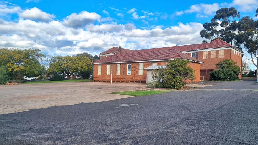 Click to view all images 45 EAST STREET Grenfell NSW 2810 - Image 3