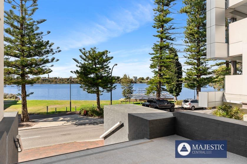 Click to view all images 10/7 The Esplanade Mount Pleasant WA 6153 - Image 3
