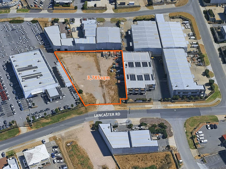 Click to view all images 25 Lancaster Road Wangara WA 6065 - Image 2