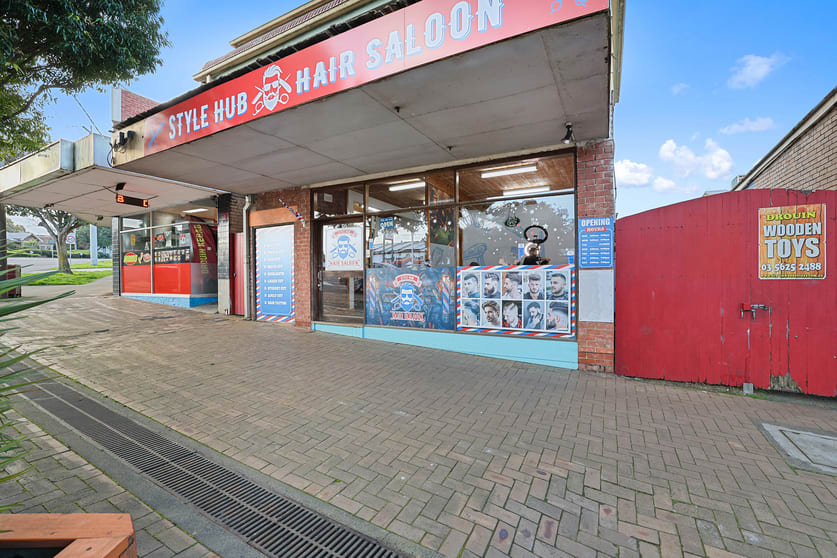 Click to view all images 135 Princes Way Drouin VIC 3818 - Image 3