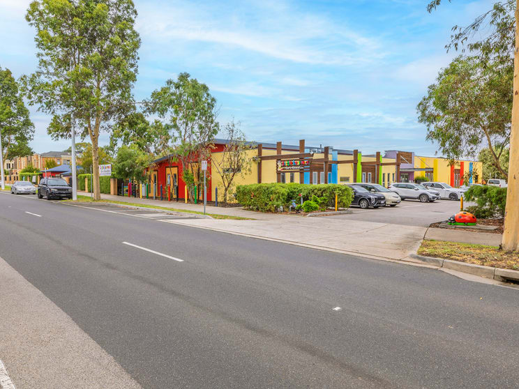 205 Gordons Road South Morang VIC 3752 - Image 1