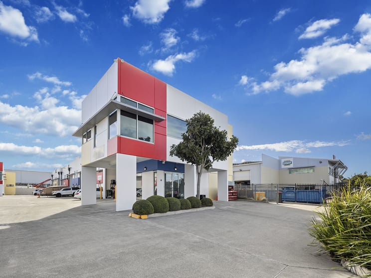 Click to view all images 1/720 MacArthur Ave Central Pinkenba QLD 4008 - Image 2