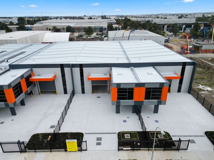 Click to view all images 8B Reserve Court Altona VIC 3018 - Image 3