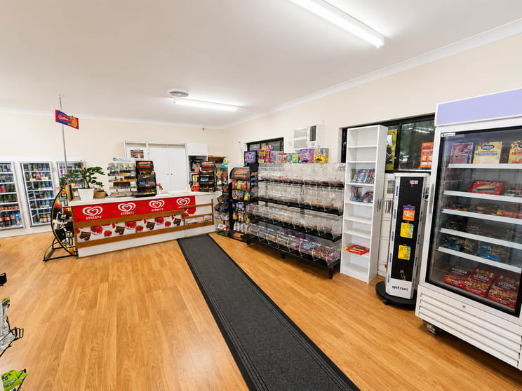 3 Soraya Place Cooloongup WA 6168 - Image 2