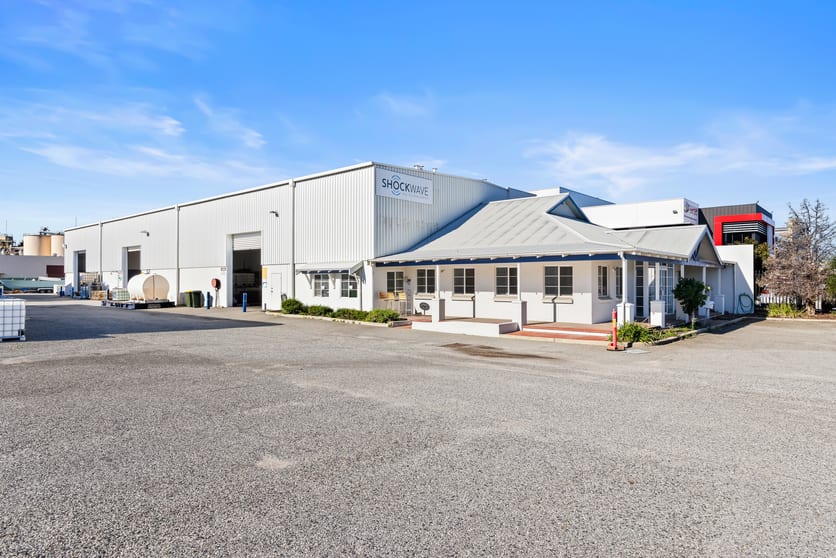 Click to view all images 28-32 Railway Parade Welshpool WA 6106 - Image 4