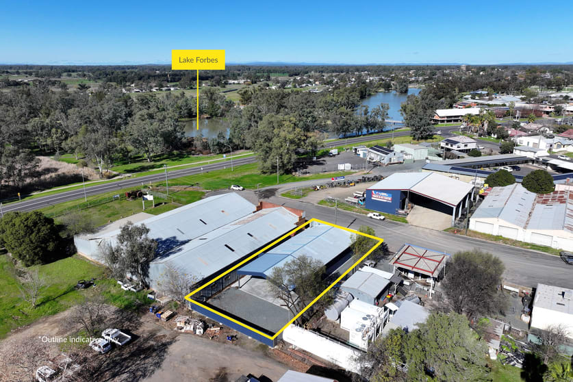 Click to view all images 9 Rankin Street Forbes NSW 2871 - Image 2