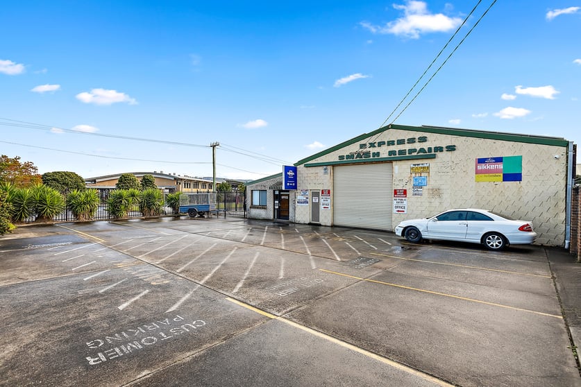 Click to view all images 14 Industrial Road Oak Flats NSW 2529 - Image 1