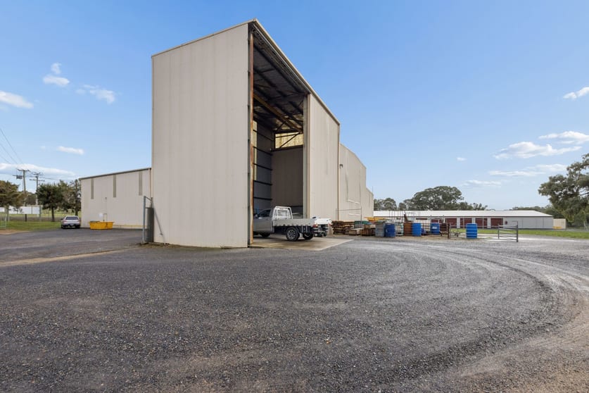 Click to view all images 6 Chillingworks Road Young NSW 2594 - Image 2
