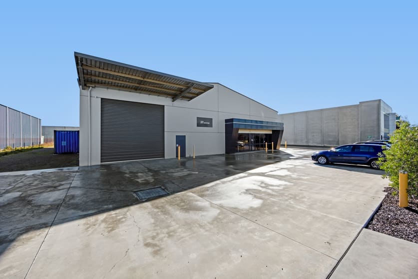 Click to view all images 22 Grandlee Drive Wendouree VIC 3355 - Image 3