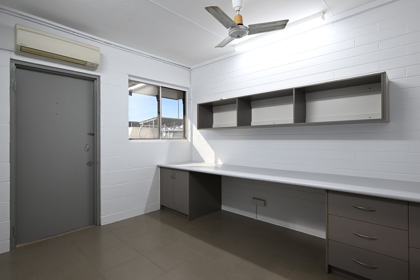 Click to view all images 4/80 Pruen Road Berrimah NT 0828 - Image 2