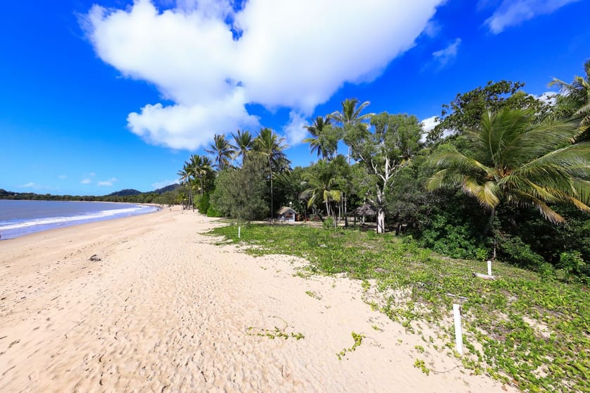 Click to view all images 80 Kewarra Street Kewarra Beach QLD 4879 - Image 4
