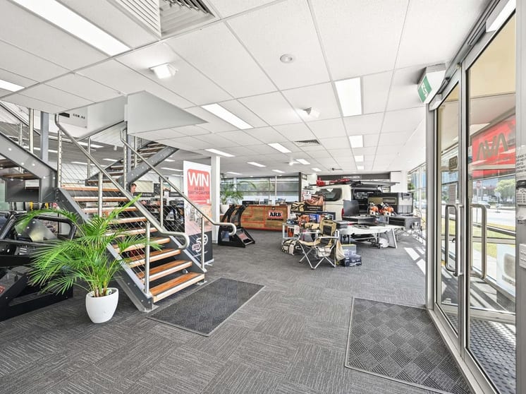 Click to view all images 49 Fennell Street Port Melbourne VIC 3207 - Image 3