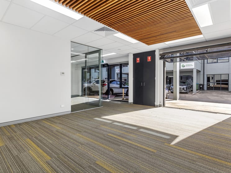 Click to view all images Unit 12/2-6 Chaplin Drive Lane Cove NSW 2066 - Image 2