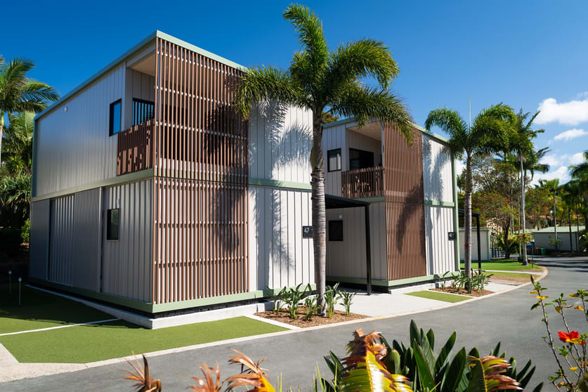 Click to view all images 71 Hinde Street Ashmore QLD 4214 - Image 2