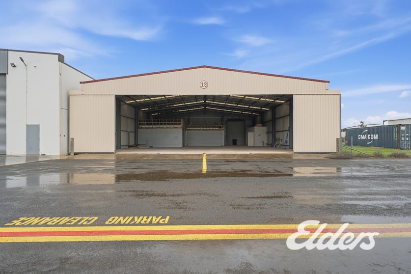Click to view all images 12 John Duigan Drive Yarrawonga VIC 3730 - Image 3