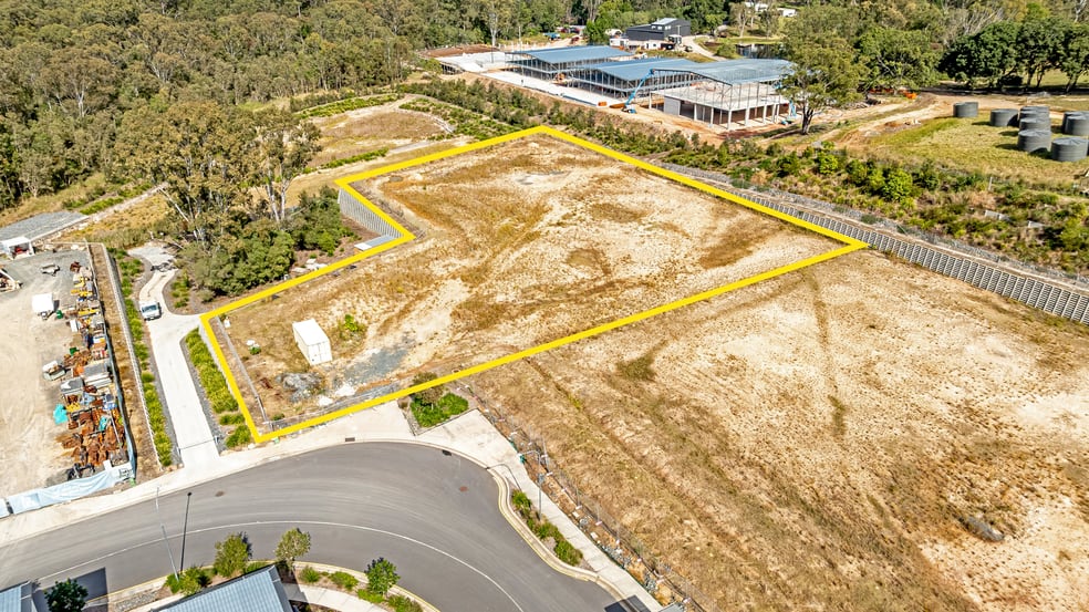 Click to view all images 131 Jardine Drive Redland Bay QLD 4165 - Image 3