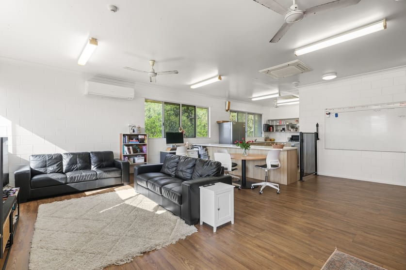 Click to view all images 4099 Captain Cook Highway Wangetti QLD 4877 - Image 4