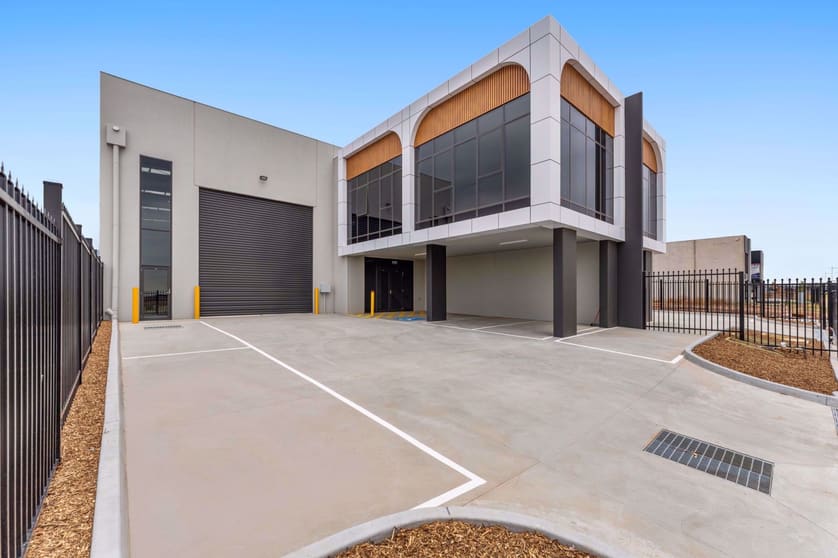 Click to view all images 1&2/19 Cox Road Melton VIC 3337 - Image 2