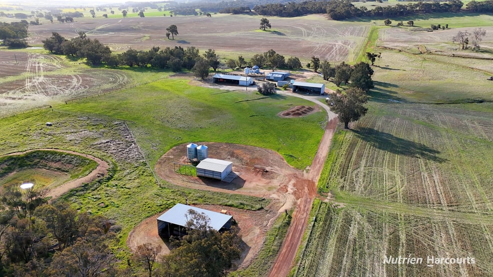 Click to view all images 8221 Brookton Highway Jelcobine WA 6306 - Image 3