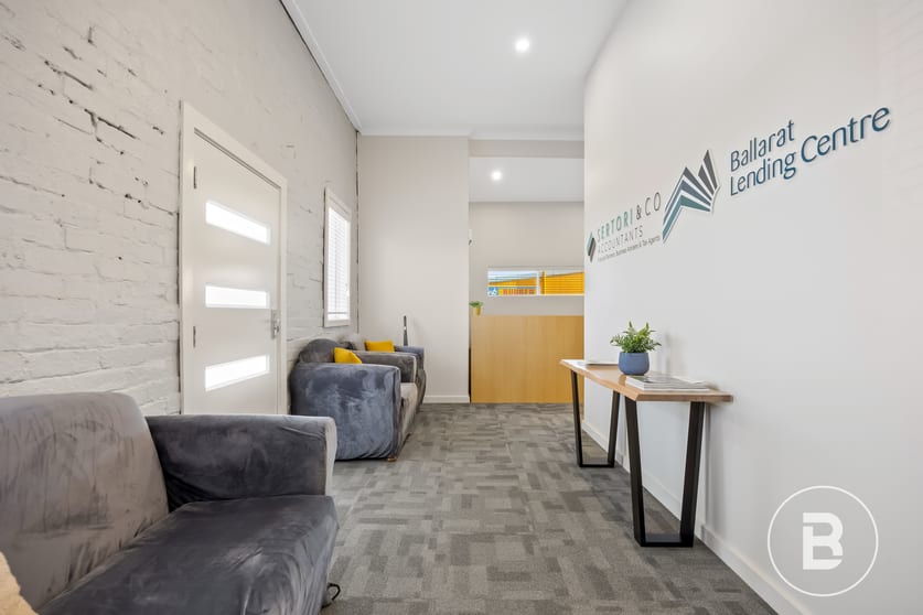 Click to view all images 75 Mair Street East Soldiers Hill VIC 3350 - Image 2